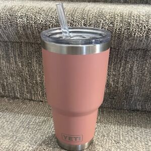 YETI Rambler® 20 oz Tumbler with straw lid